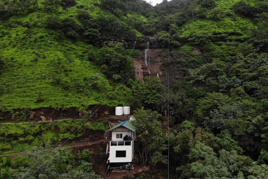 Forest Den Villa Pune